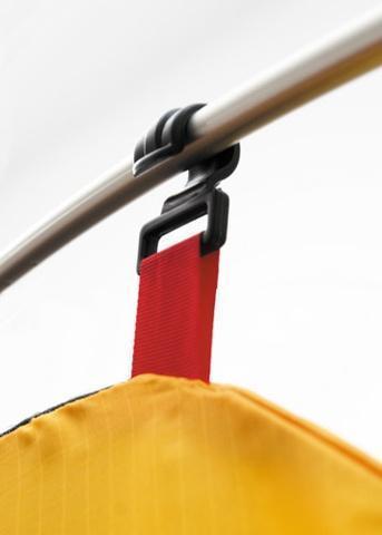 Внутренняя палатка крепится к дугам клипсами Внутренняя палатка крепится к дугам клипсами Двухместная туристическая палатка с повышенной ветроустойчивостью Alexika Nakra 2 зеленый