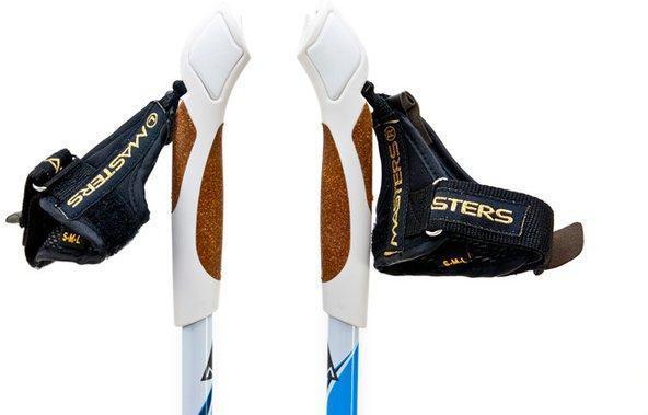 CLICK GRIP - профессиональная рукоять для Скандинавской ходьбы с системой быстрого отсоединения темляка. Предотвращает скольжение и обеспечивает комфортный хват, не натирая руки во время тренировки. Телескопические палки для скандинавской ходьбы Masters Training