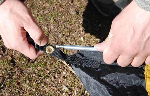 Вставить наконечники дуги в люверсы. Инструкция по Rondo 3 Plus